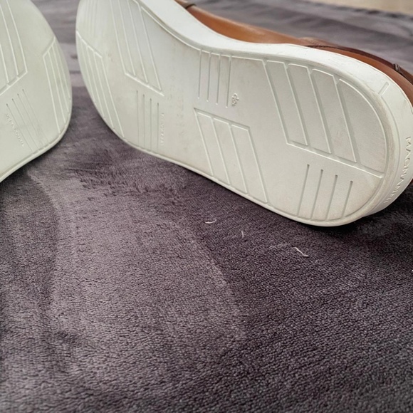 Men's Magnanni Low Top Sneakers - Picture 11 of 11